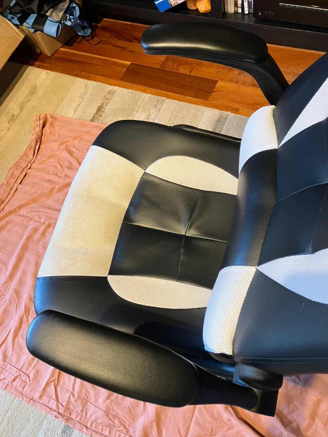 Black & White Gaming Chair - photo 3