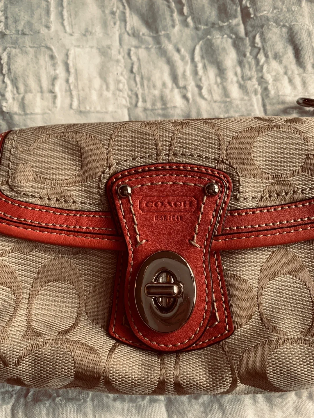 Coach Wristlet image indicator(2)