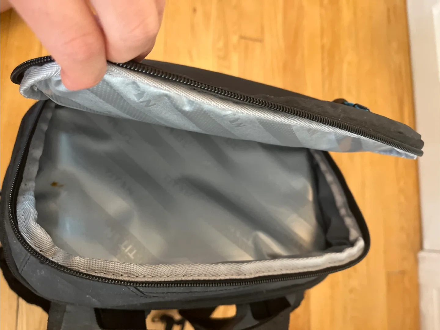 Insulated Back Pack / Sac à dos isolé image indicator(6)