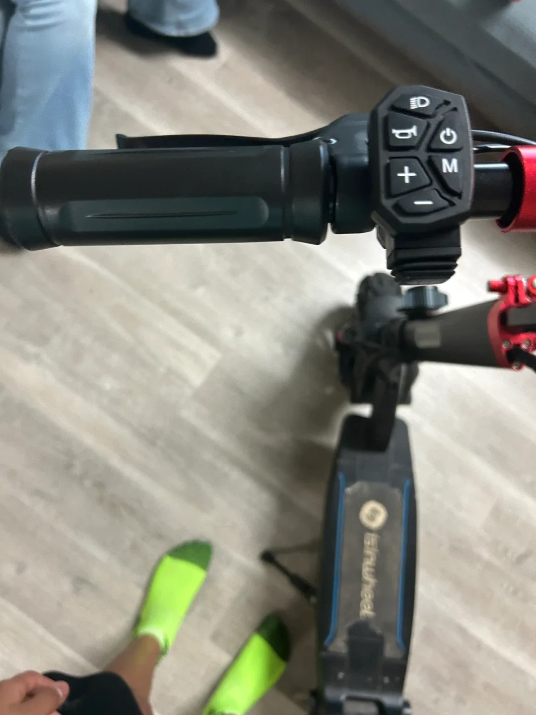 Isinwheel GT2 Electric Scooter image indicator(6)