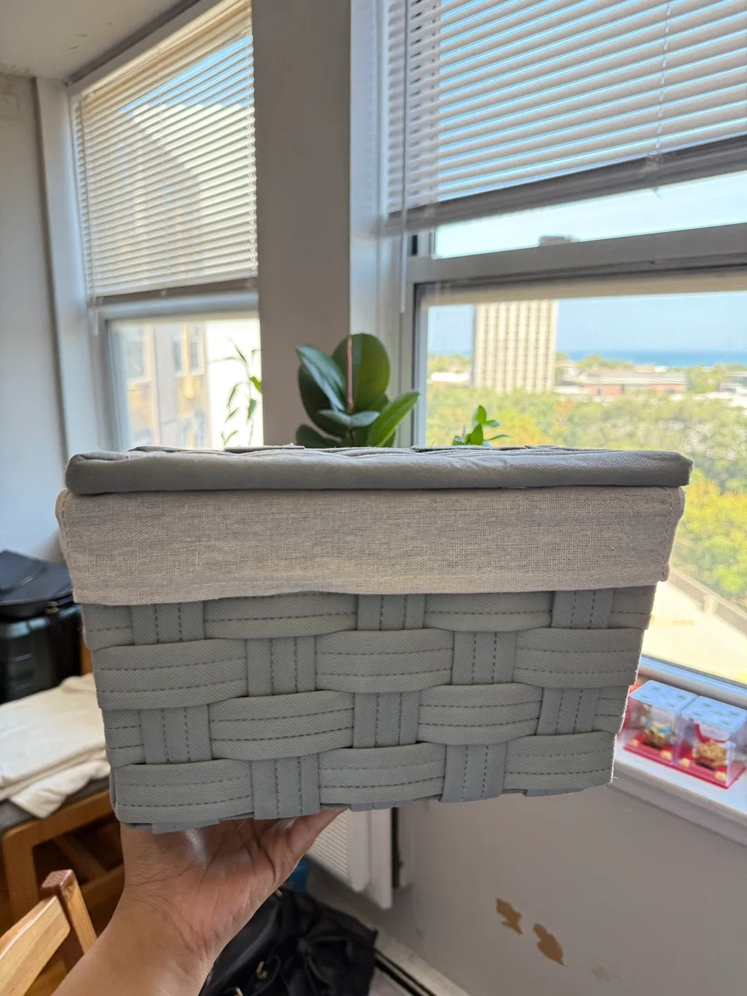 🧡 Woven Storage Basket with Lid thumbnail