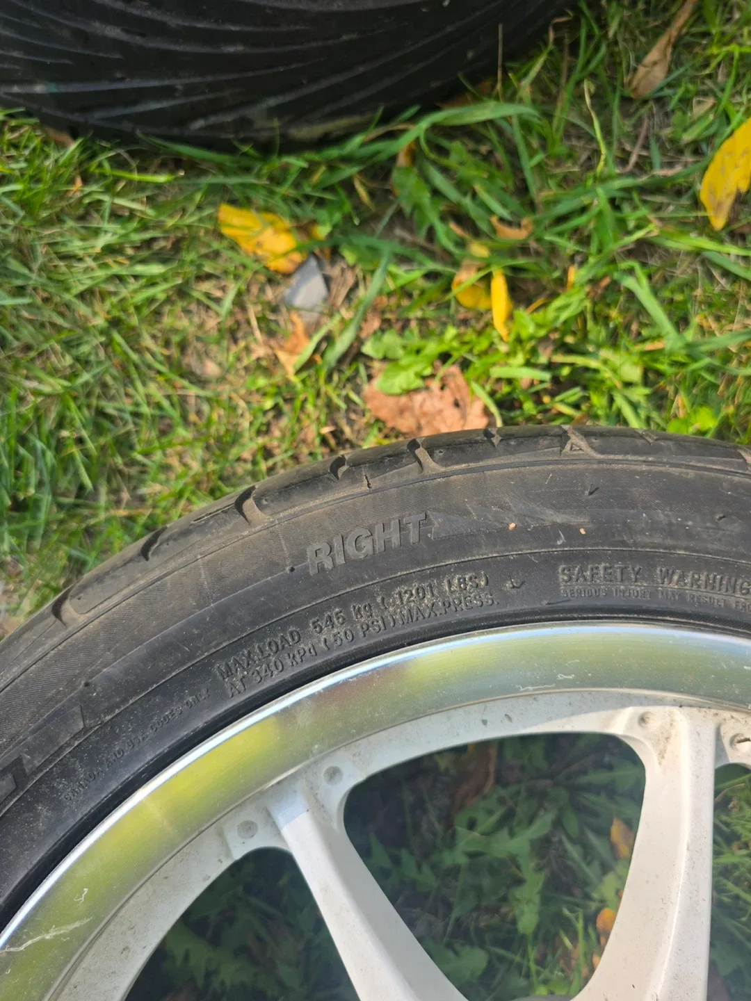 205/45ZR16 87W Tires image indicator(2)