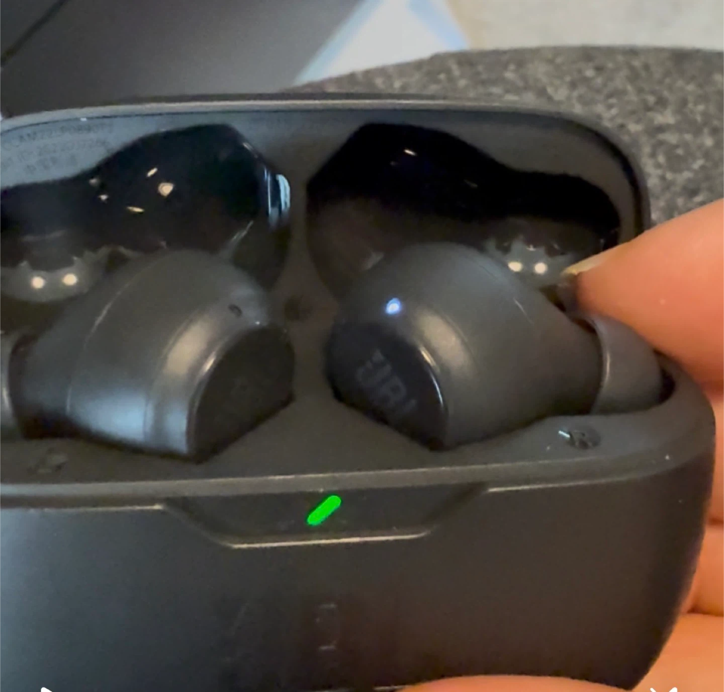 JBL vibe  beam Wireless Earbuds - Black - photo 4
