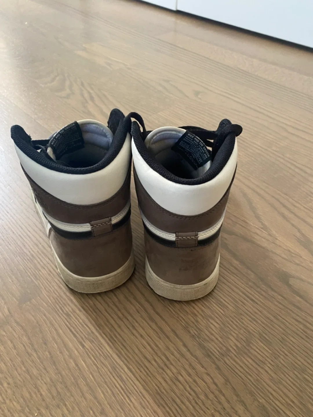 Nike Air Jordan 1 Retro High OG Mocha image indicator(3)