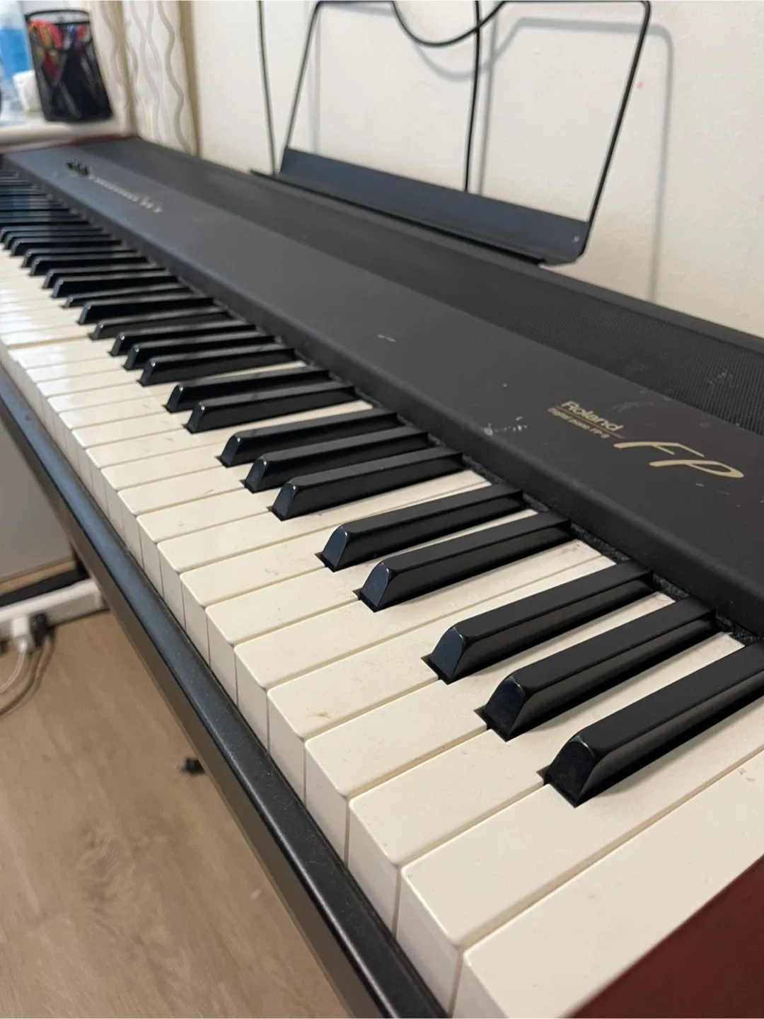 Roland FP Digital Piano image indicator(2)