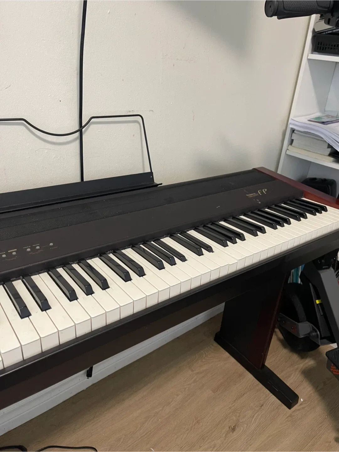 Roland FP Digital Piano image indicator(8)