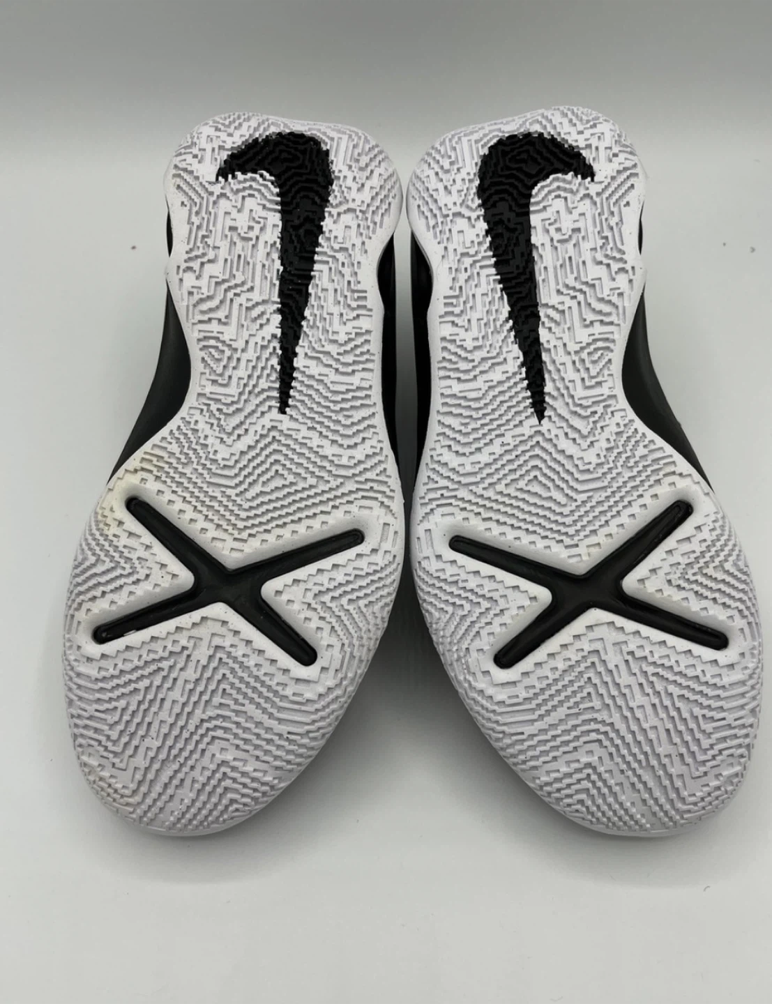 Nike Hustle D 10 Black/White Sneakers - photo 5