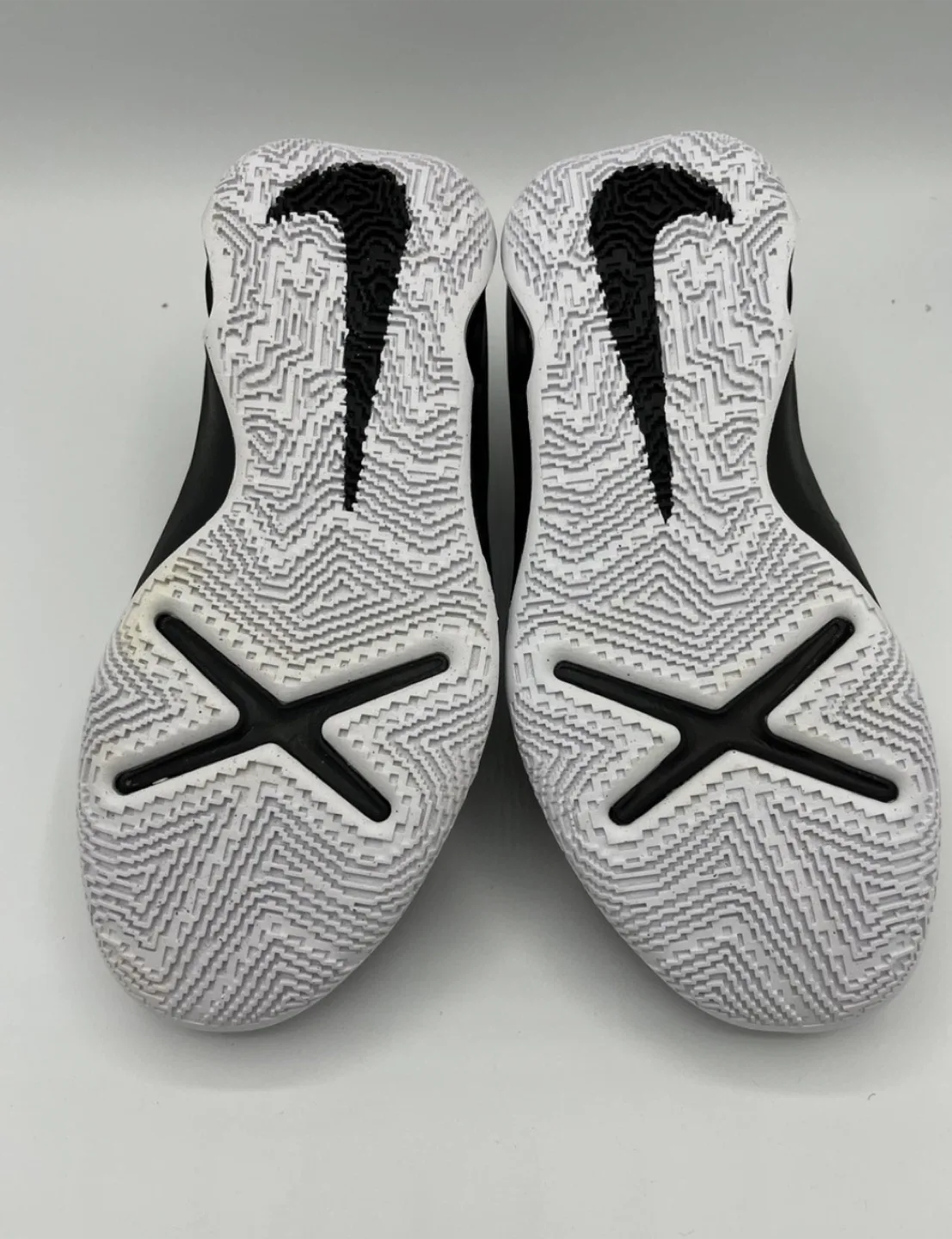 Nike Hustle D 10 Black/White Sneakers image indicator(5)