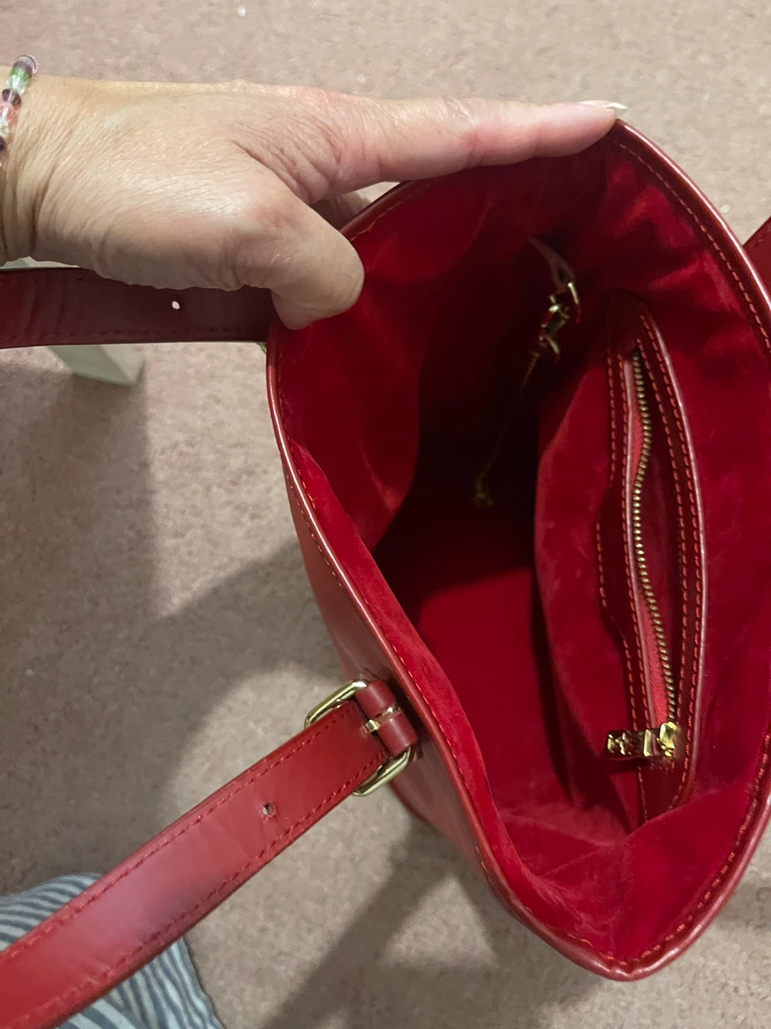 Louis Vuitton Epi shoulder Leather Bucket Bag - Red - photo 3