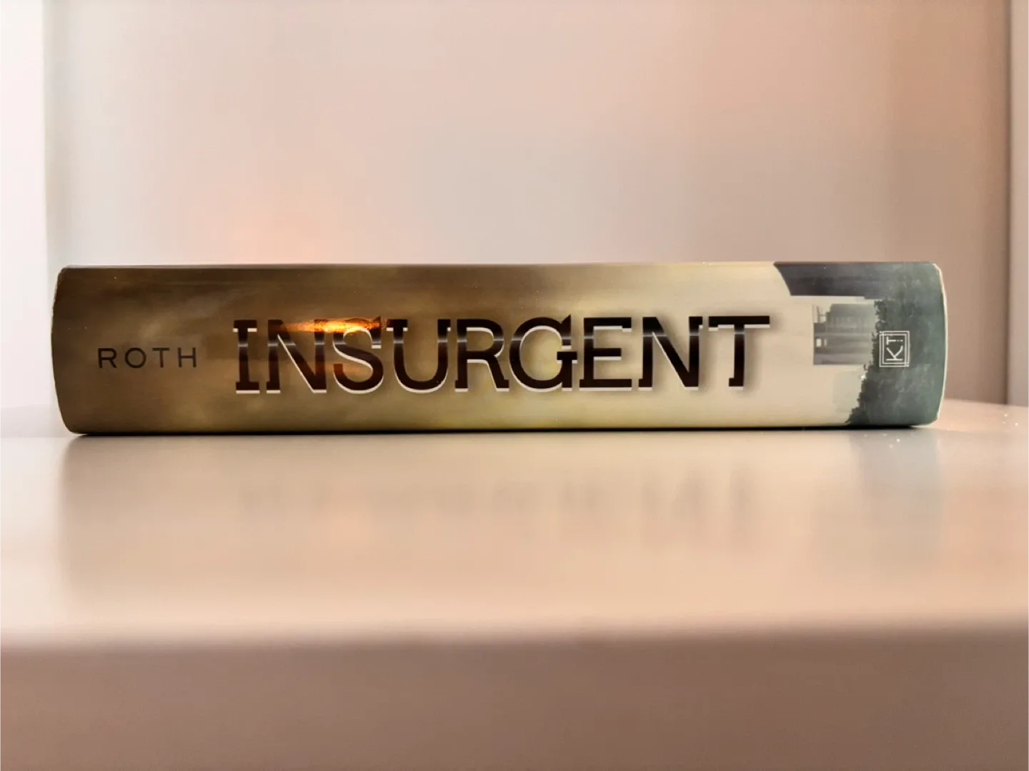 Insurgent by Veronica Roth (First Edition Hardcover) image indicator(3)