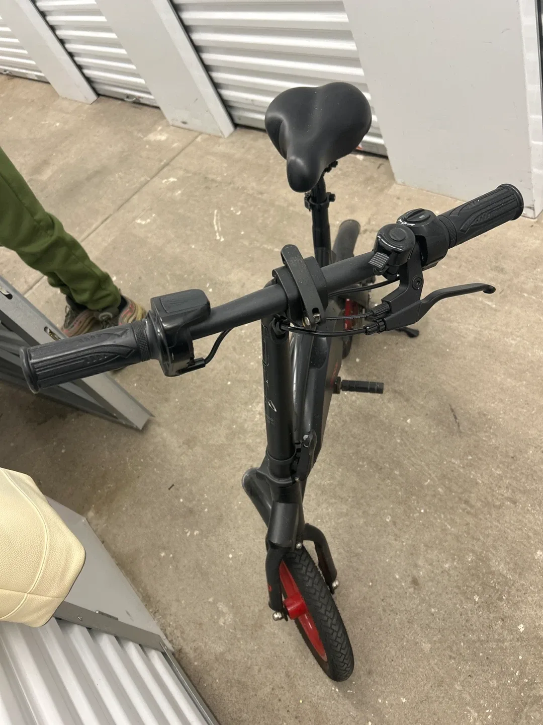 Jetson Electric Bike - Black image indicator(2)