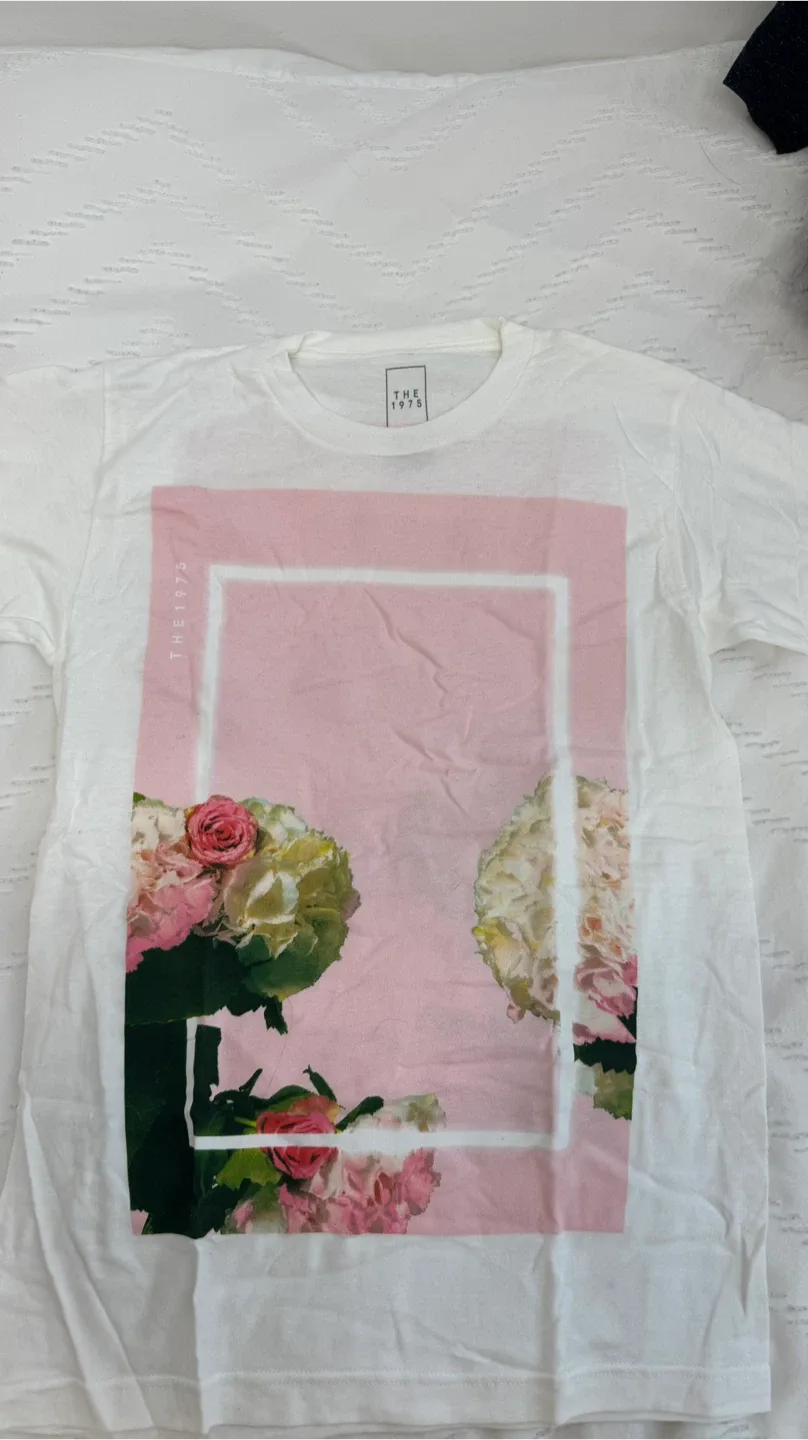 The 1975 2017 Tour T-shirt - Size S (Never Worn) image indicator(3)