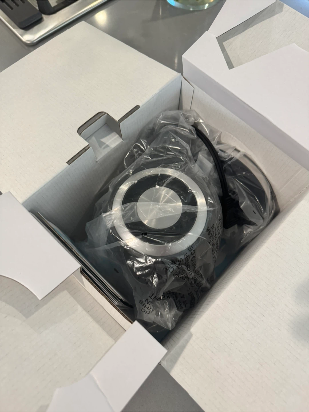 Chefman Lightning 1.8L Electric Kettle - NEW - photo 3