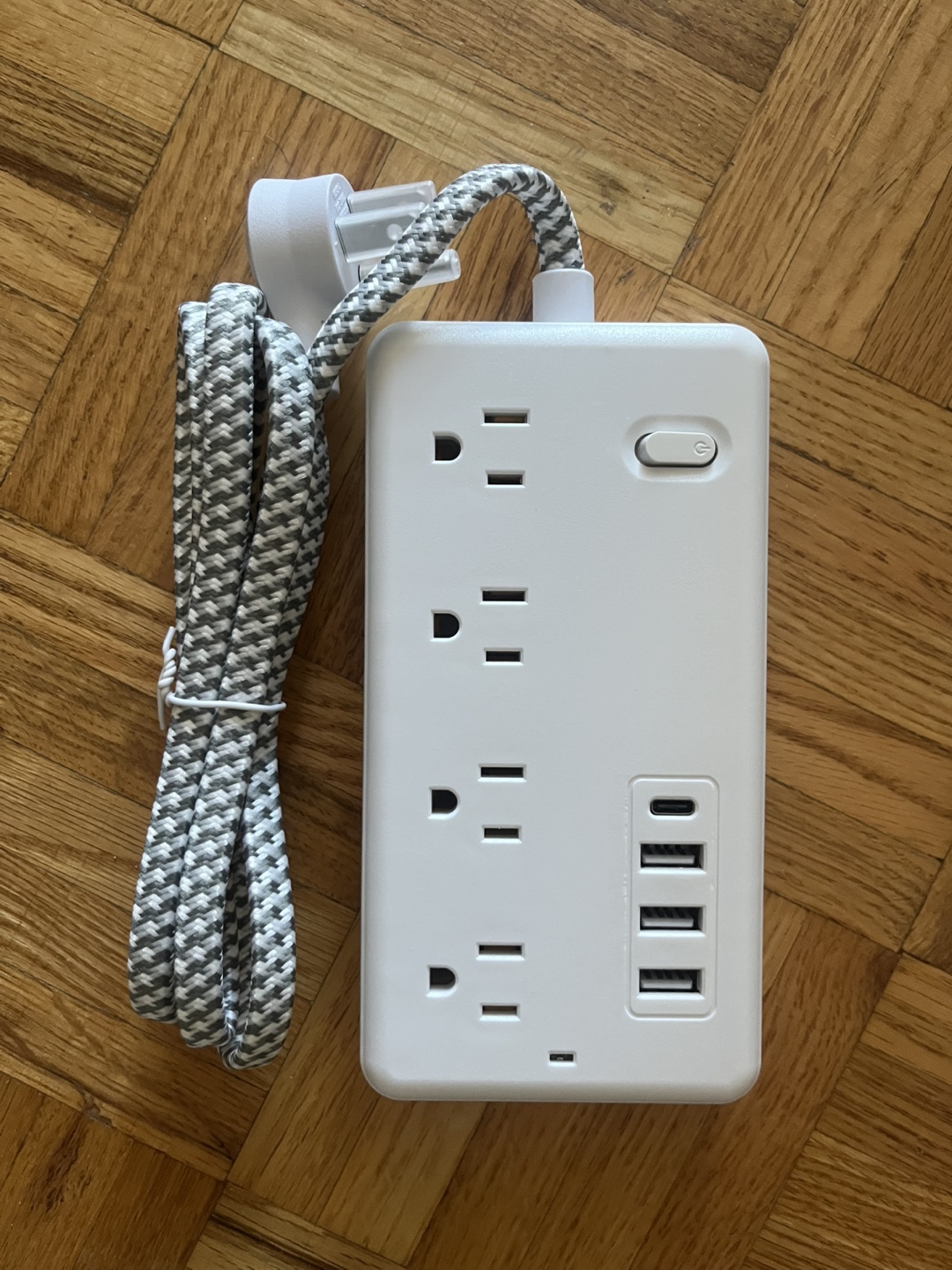 Power Strip with USB Ports - New