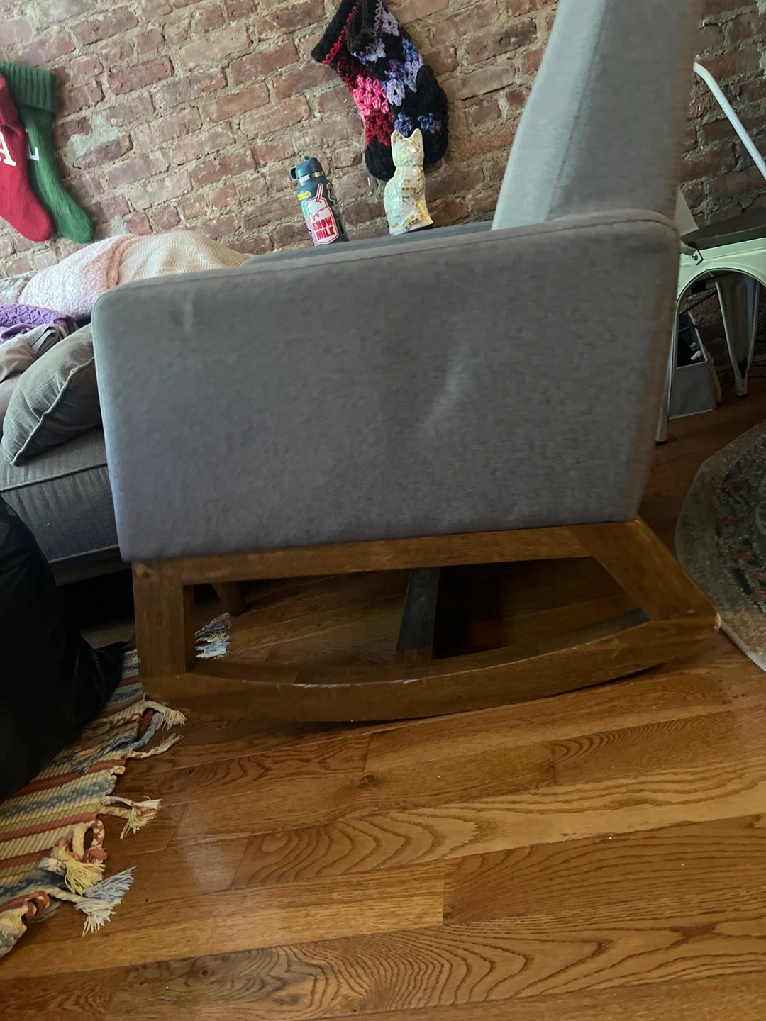 Gray Cozy Rocking Chair 🧡 - photo 3
