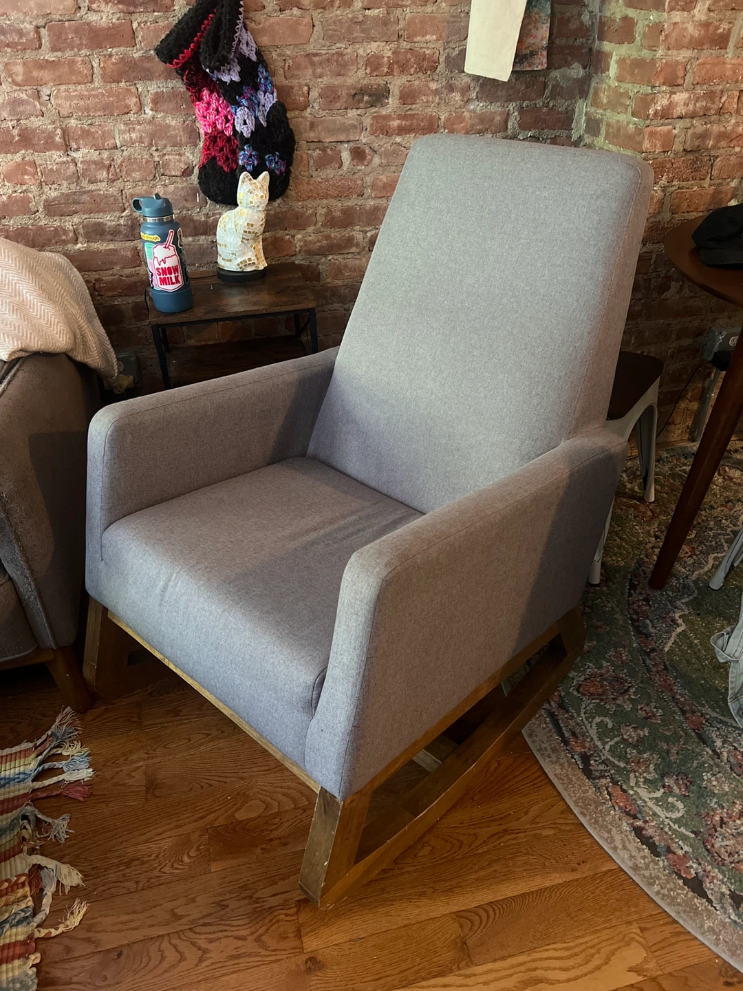 Gray Cozy Rocking Chair 🧡