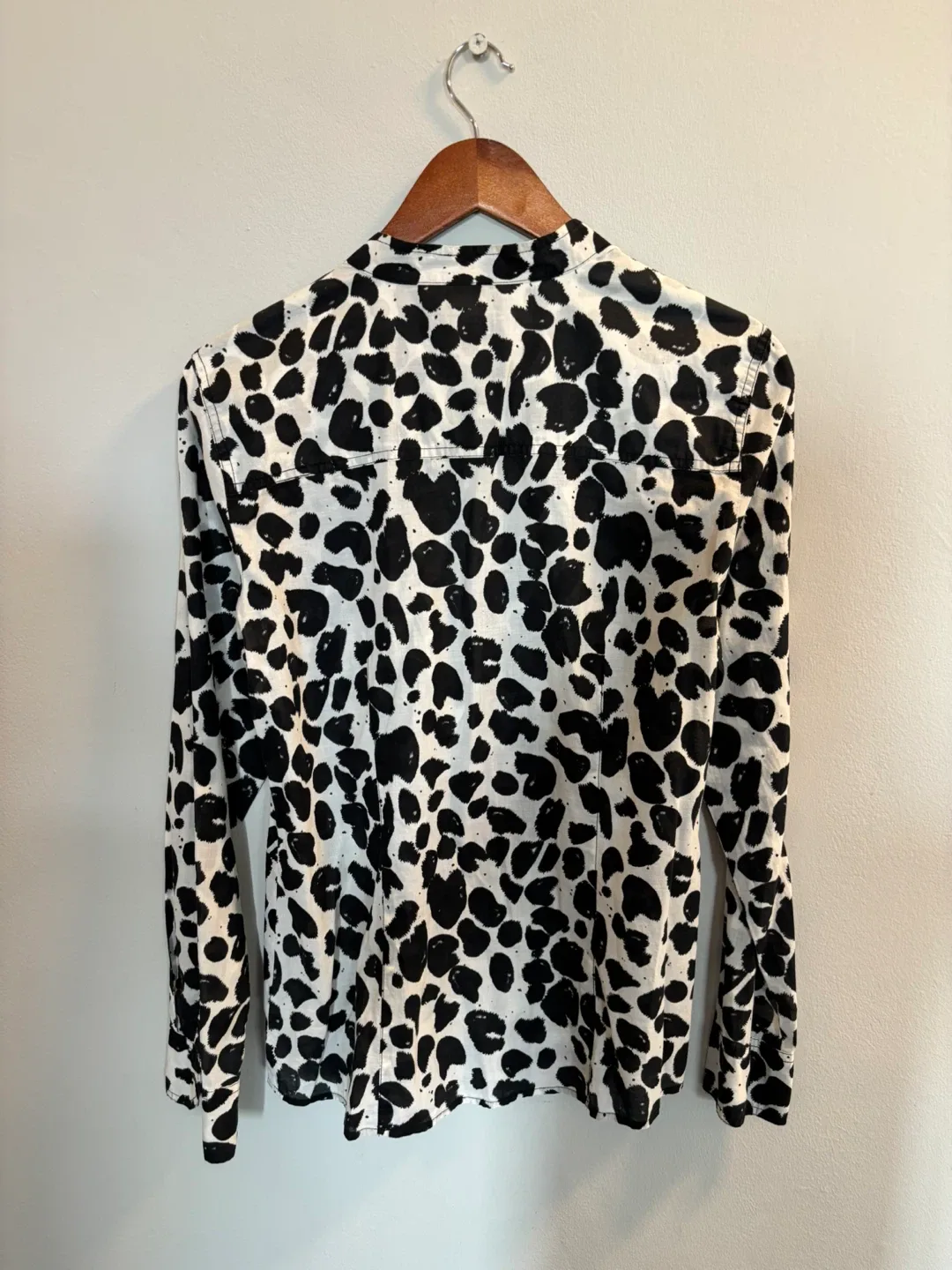 Michael Kors Cow Print Blouse Size 8 image indicator(3)