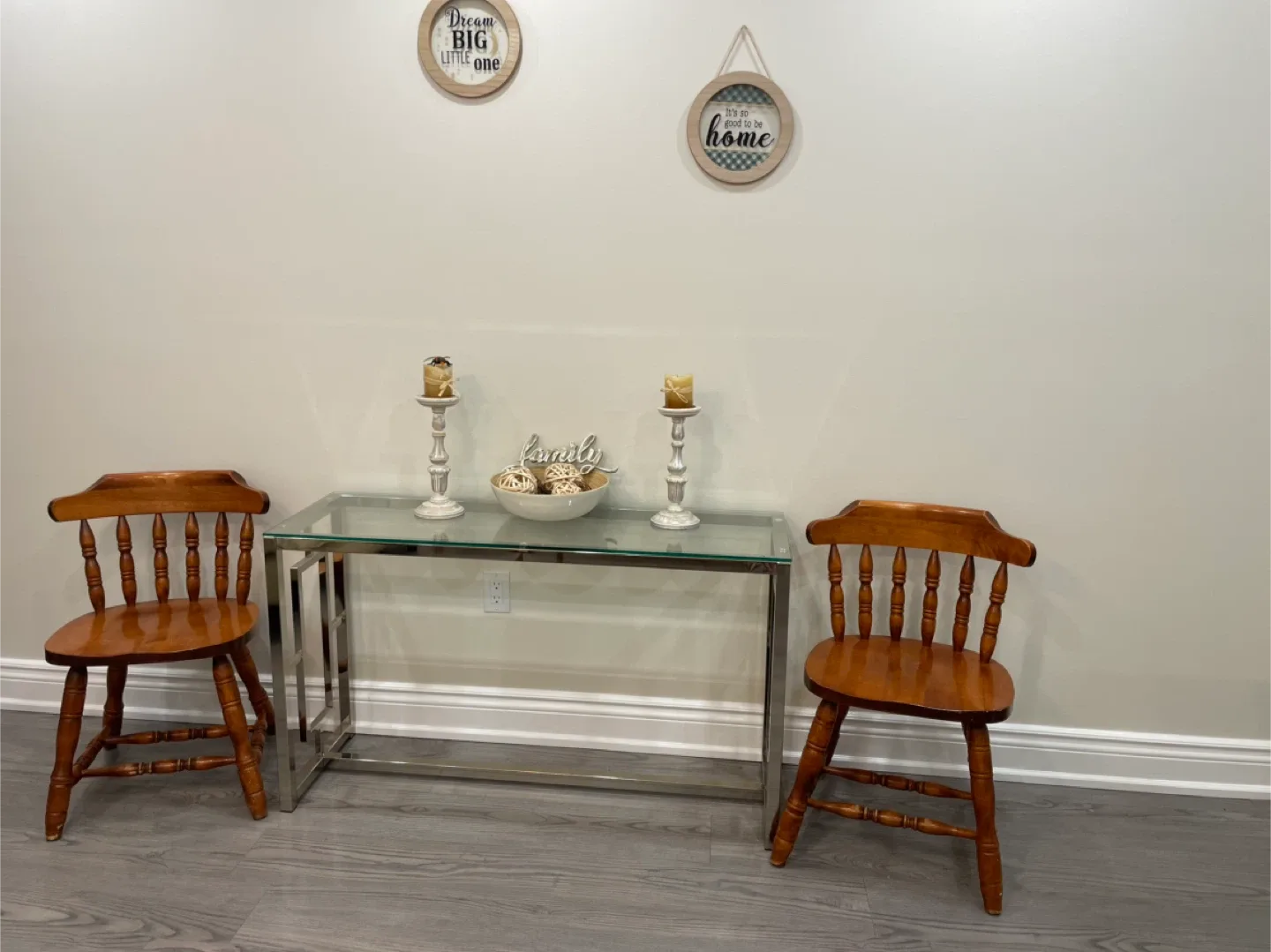 2 Wooden Spindle Back Chair image indicator(7)