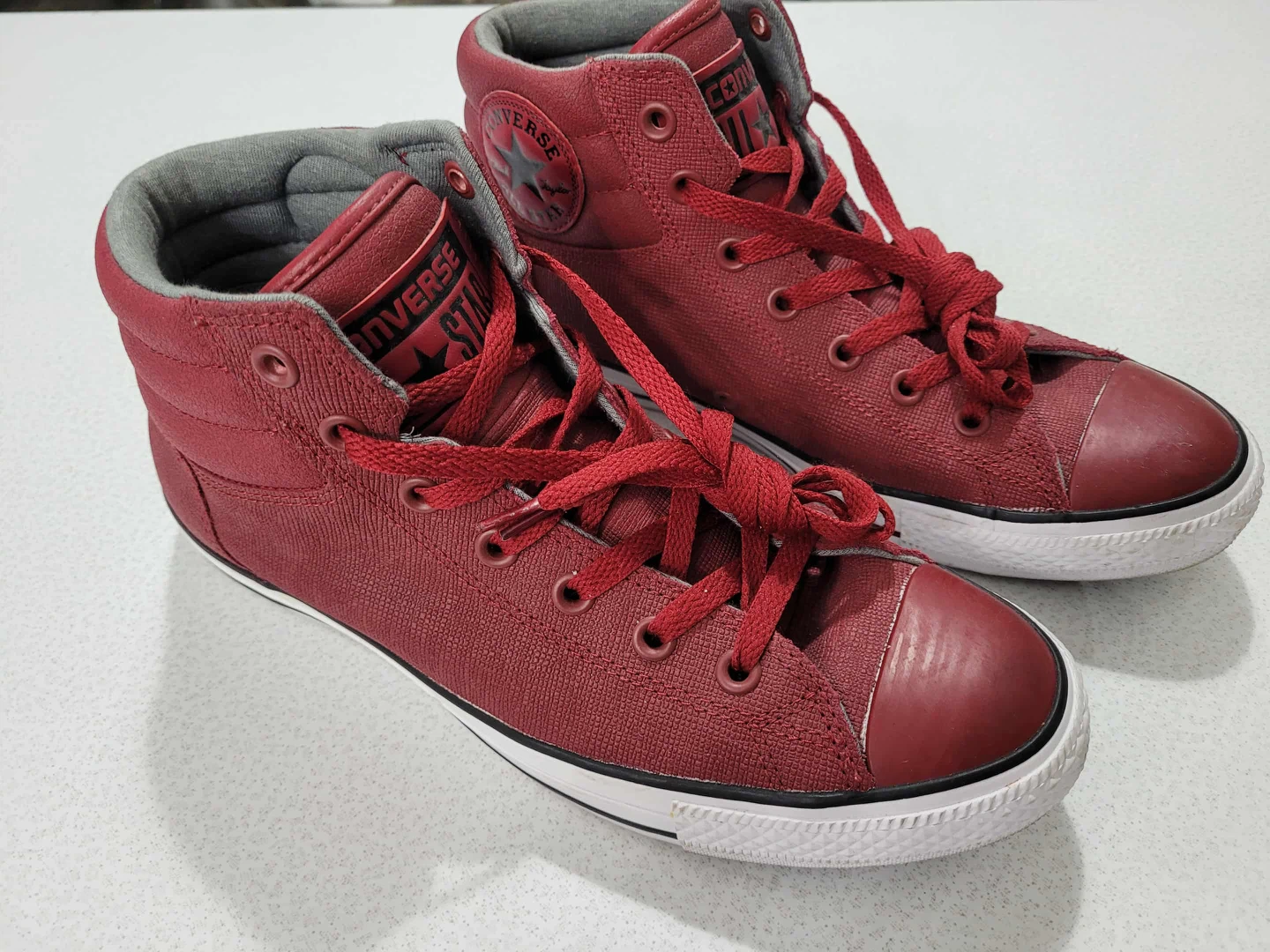 Converse All Star High Top shoes leather textured- Red - US 9