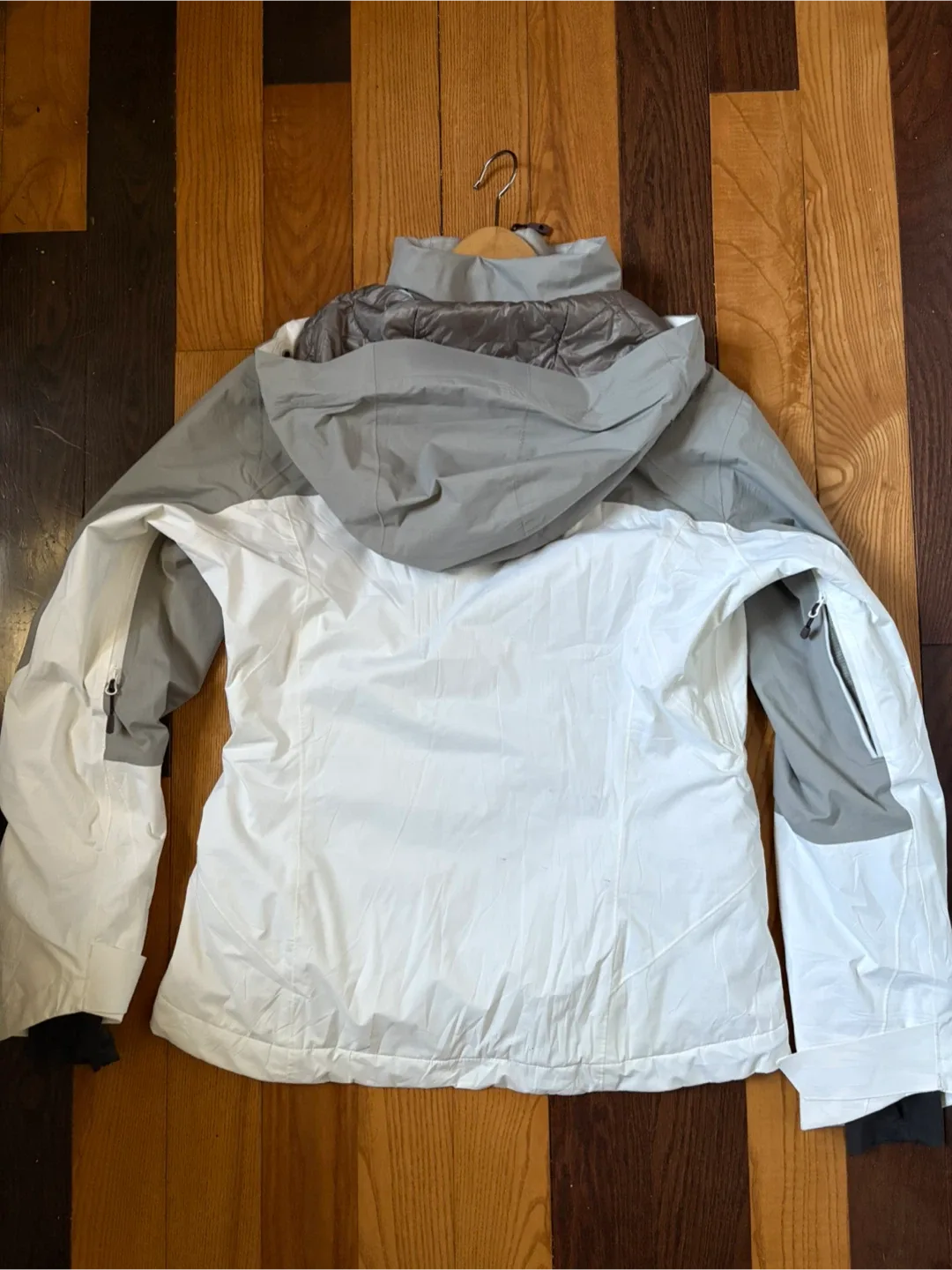 Mountain Hardwear vintersaga Ski Jacket M BNWT image indicator(4)