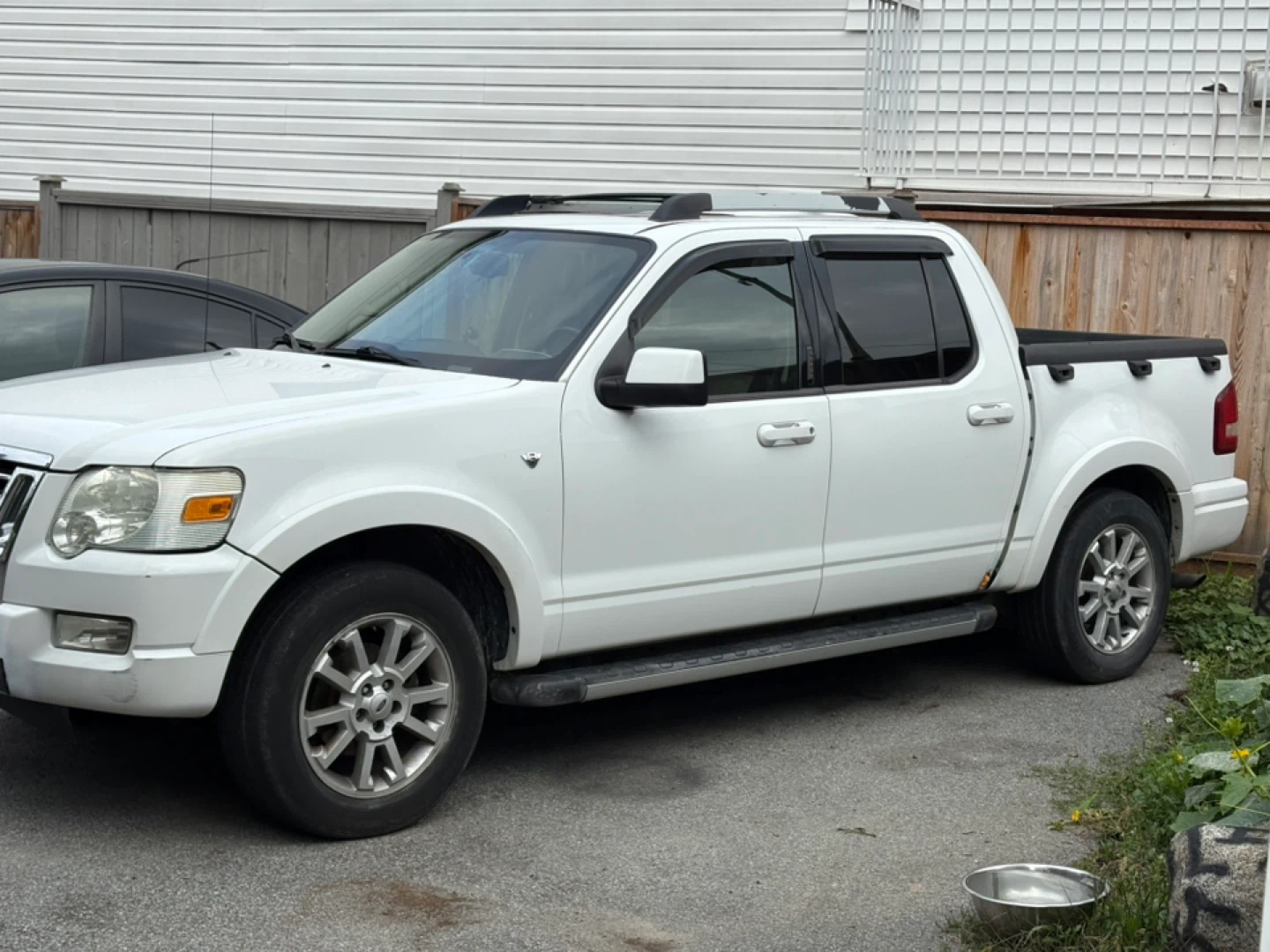 Ford Explorer Sport Trac Truck - photo 3