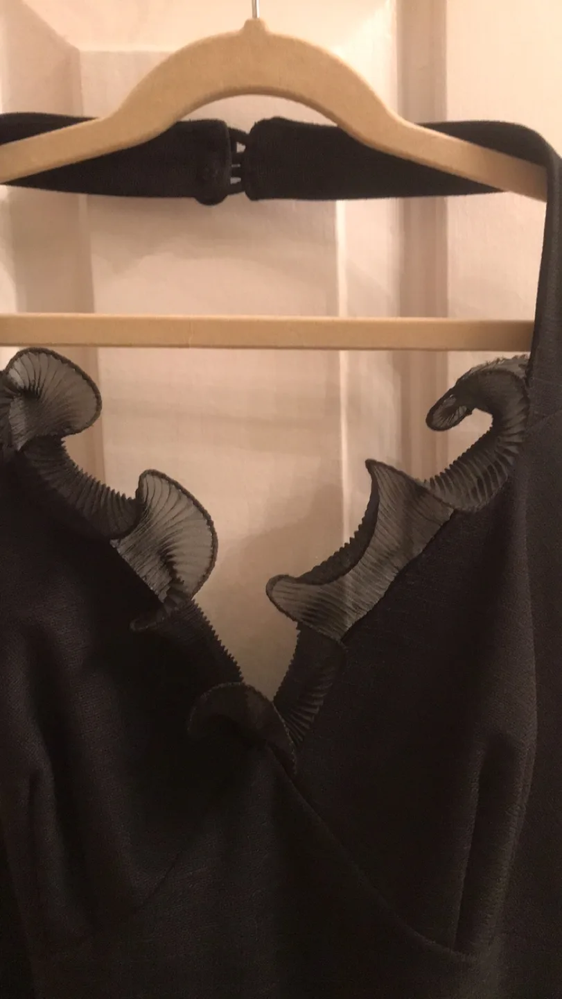 🧡Black Dress with Ruffle Details thumbnail