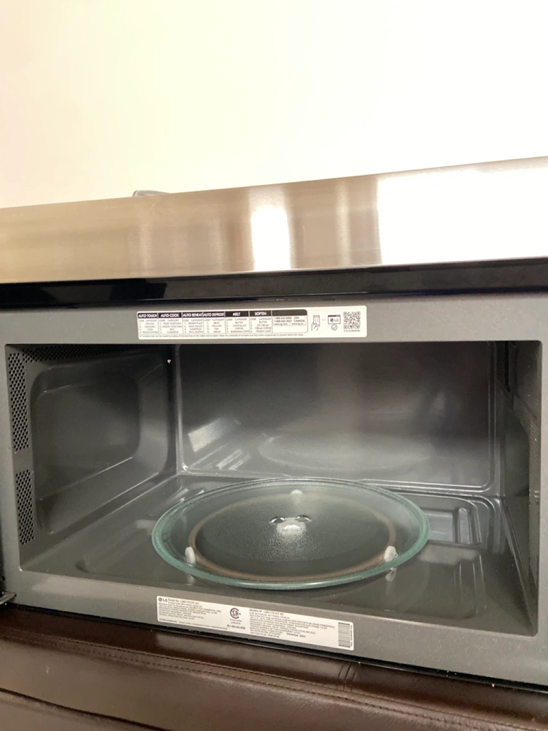 LG Microwave - Over the Range - photo 3