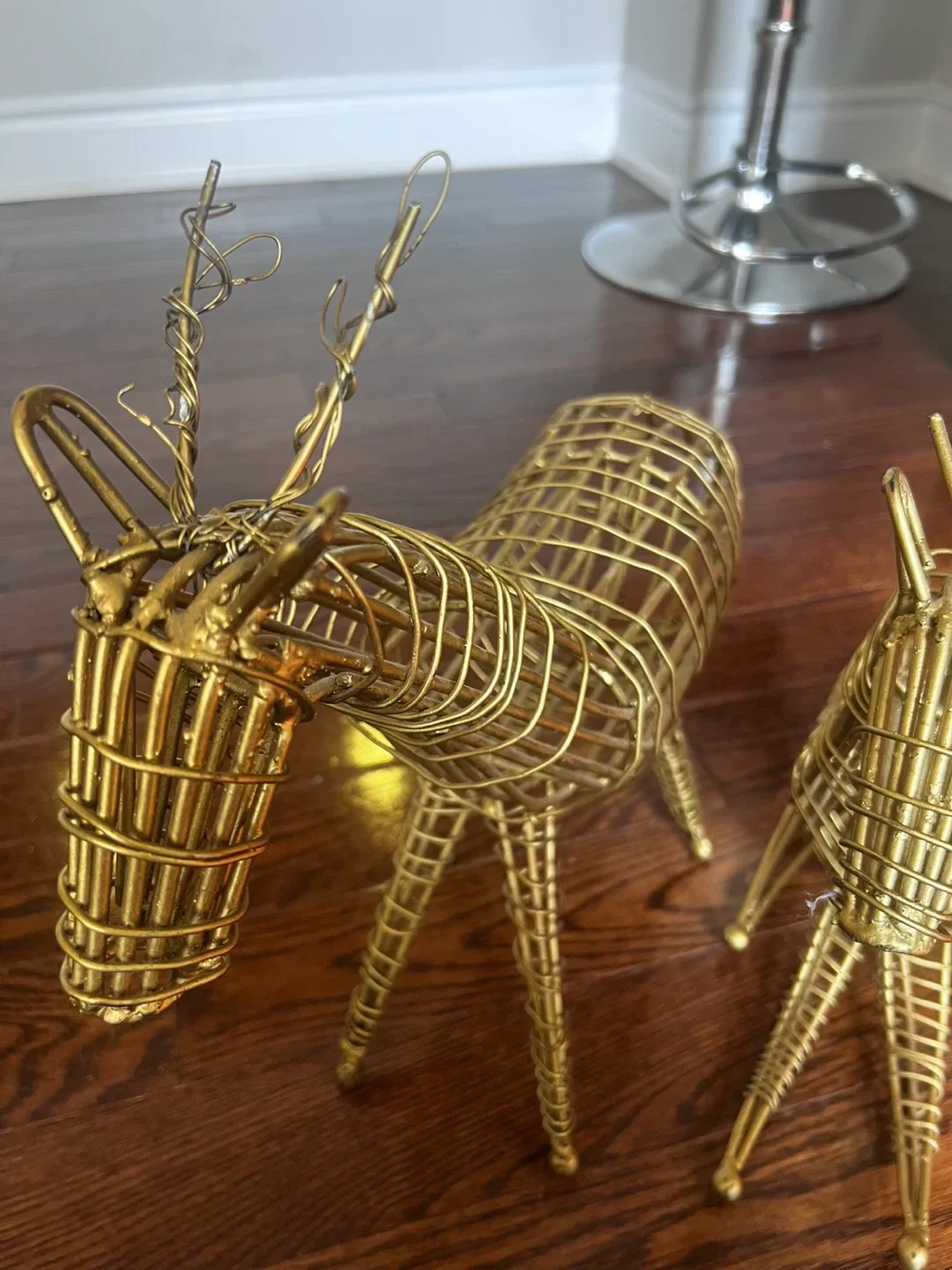 Gold Wire Reindeer Figurines - Set of 2 image indicator(2)
