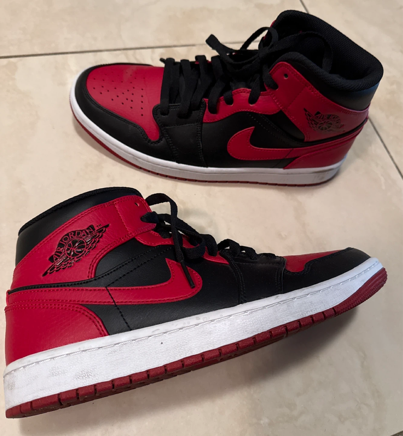 Nike Air Jordan 1 Mid Banned Black/Red