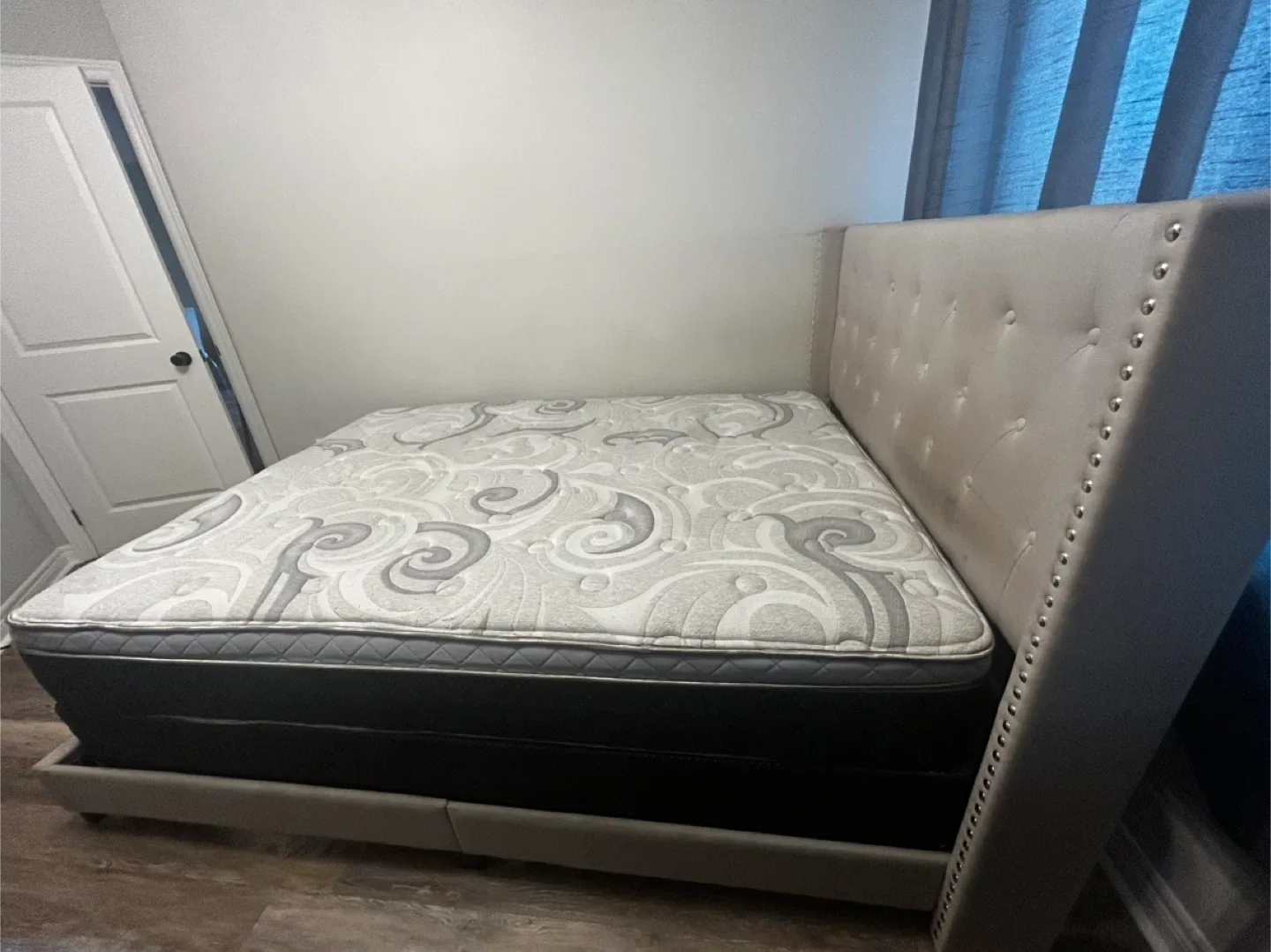 Upholstered Platform Bed Frame image indicator(5)