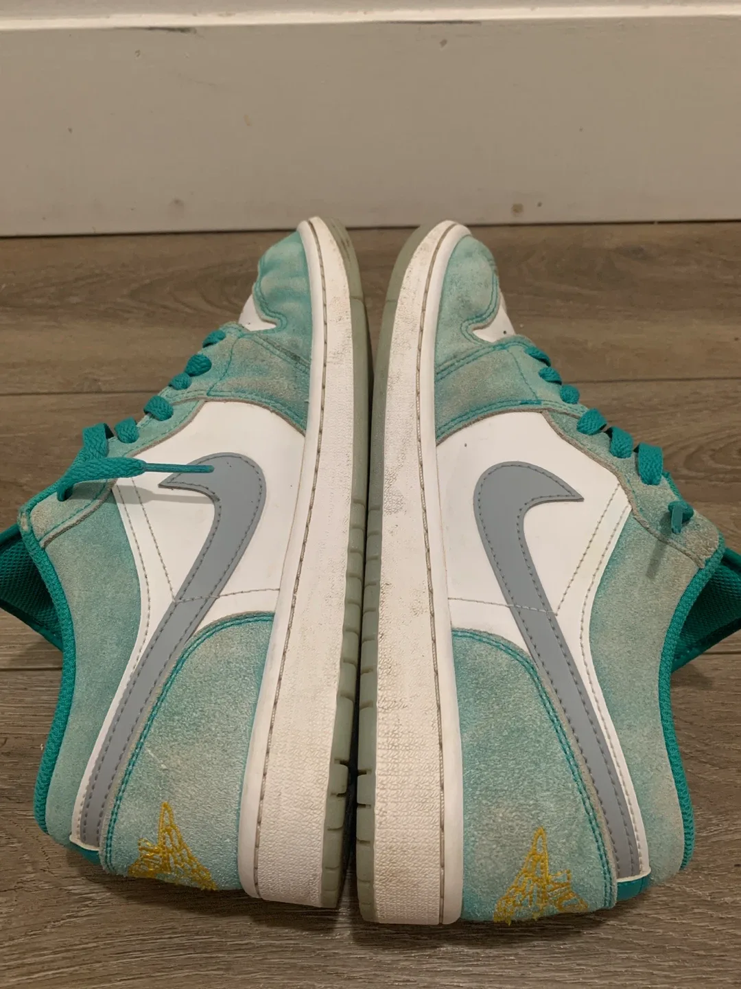 Jordan One Low SE New Emerald image indicator(6)