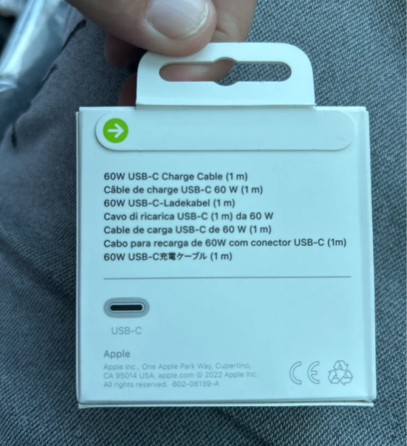 Apple USB-C 60W Charge Cable (1m) - New in Box image indicator(2)