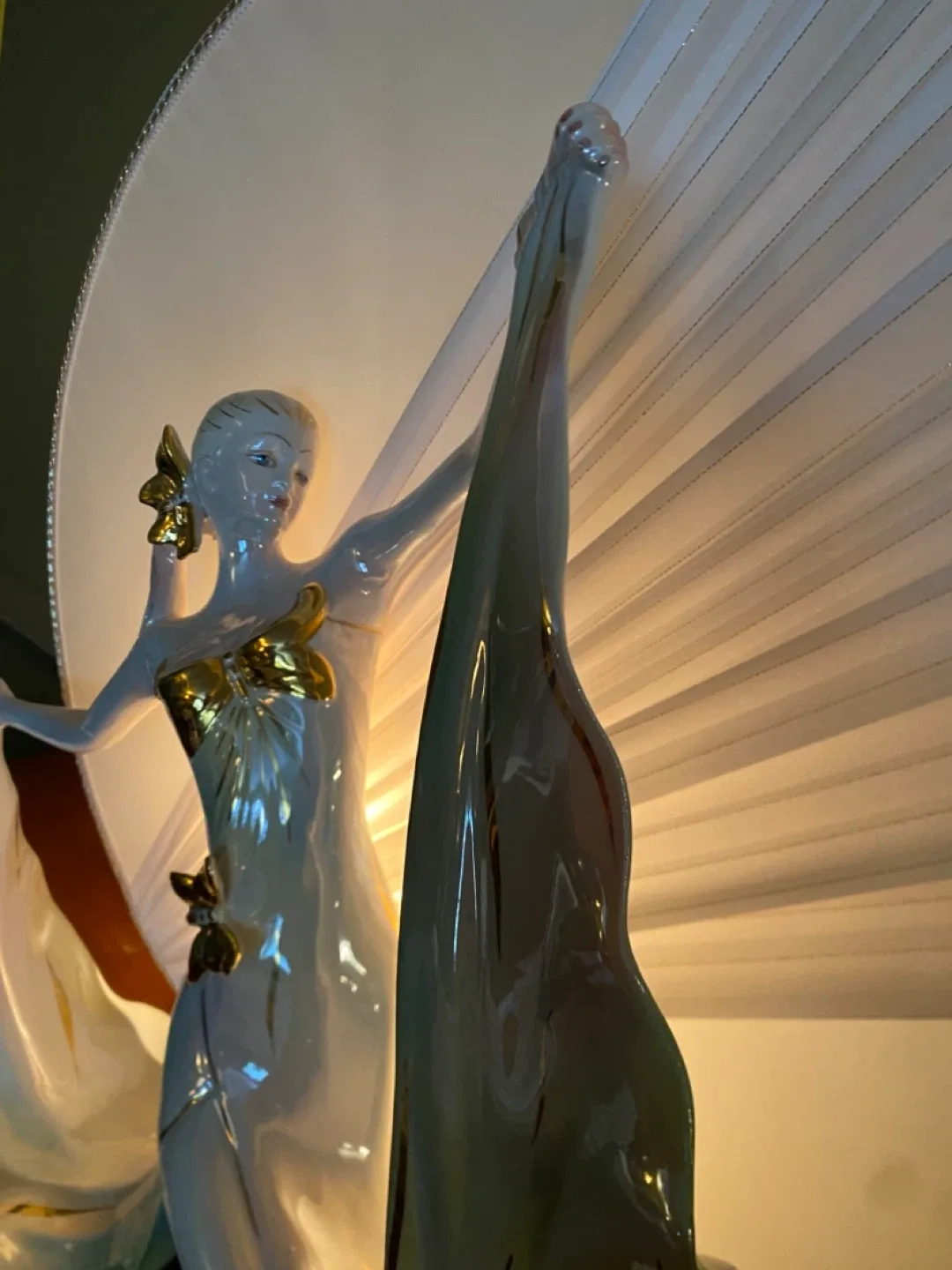 Vintage Versaces Italy Ballerina Lamp image indicator(6)