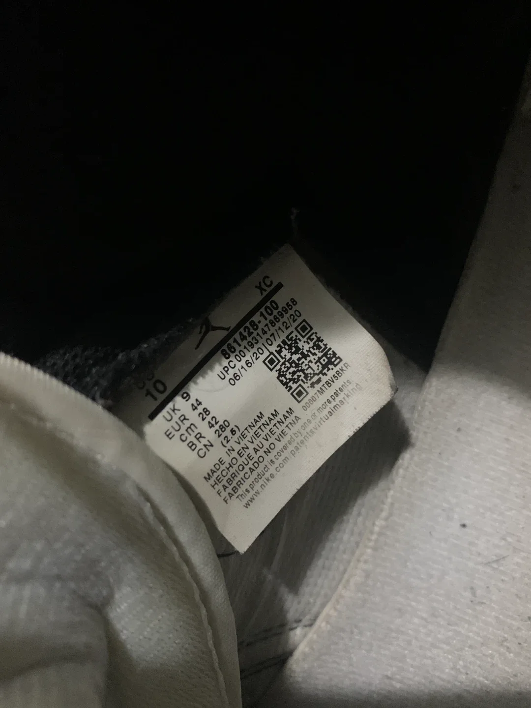 Nike Air Jordan 1 High Green Glow image indicator(6)