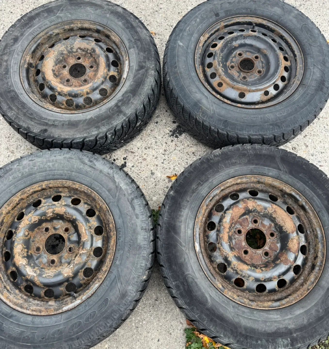 235/65r16 Goodyear Winter tires+rims for 2005-2010 Odyssey thumbnail