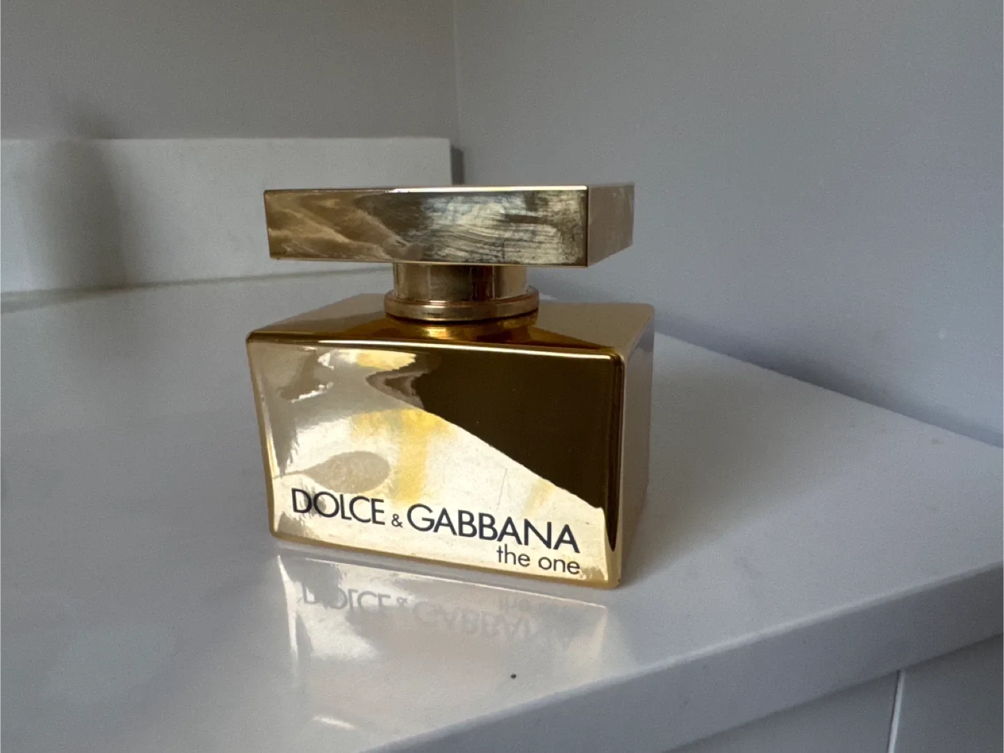 Dolce & Gabbana The One Gold Eau de Parfum Intense 30ml image indicator(3)