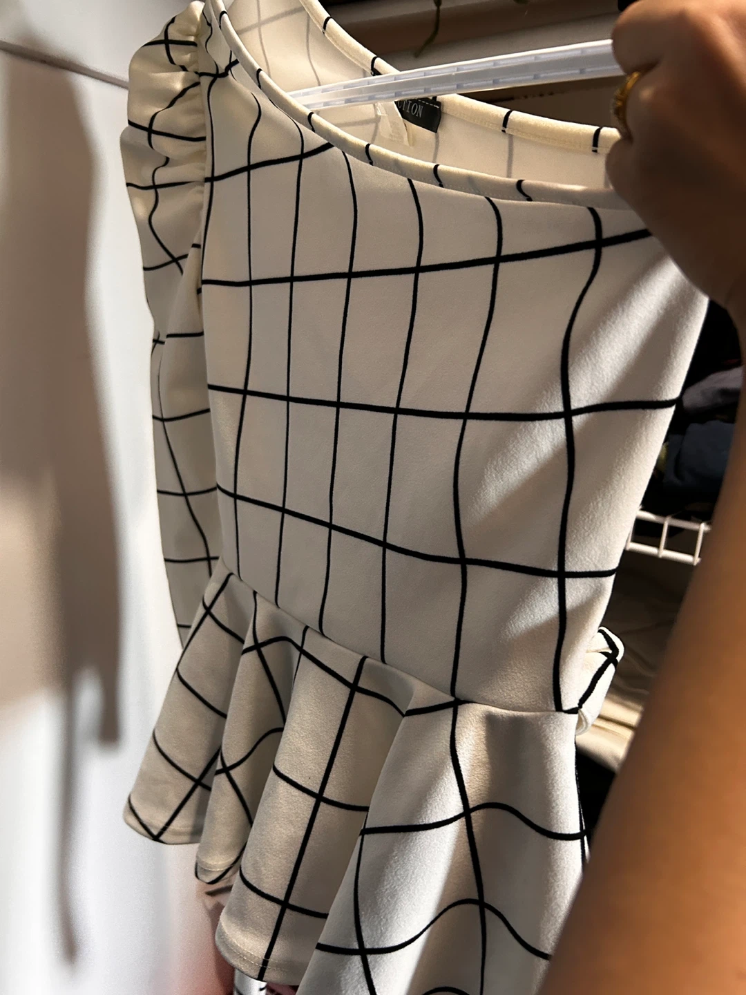 White Grid Pattern One-Shoulder Top - photo 3
