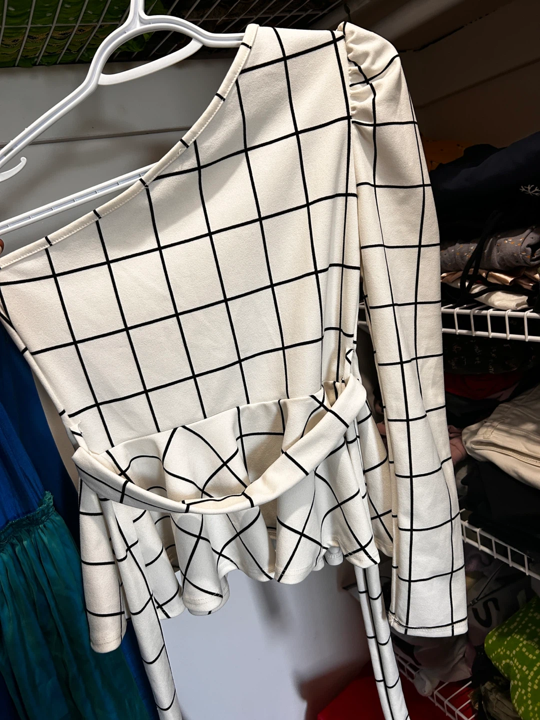 White Grid Pattern One-Shoulder Top - photo 2