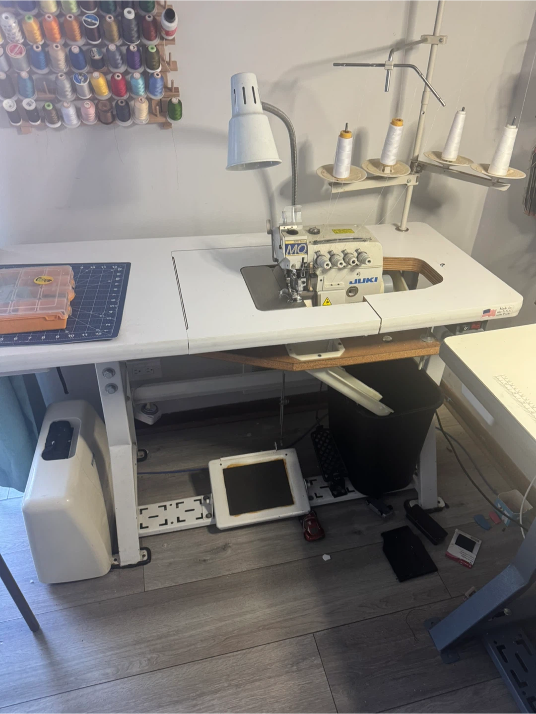 Juki MO Serger Sewing Machine - photo 3
