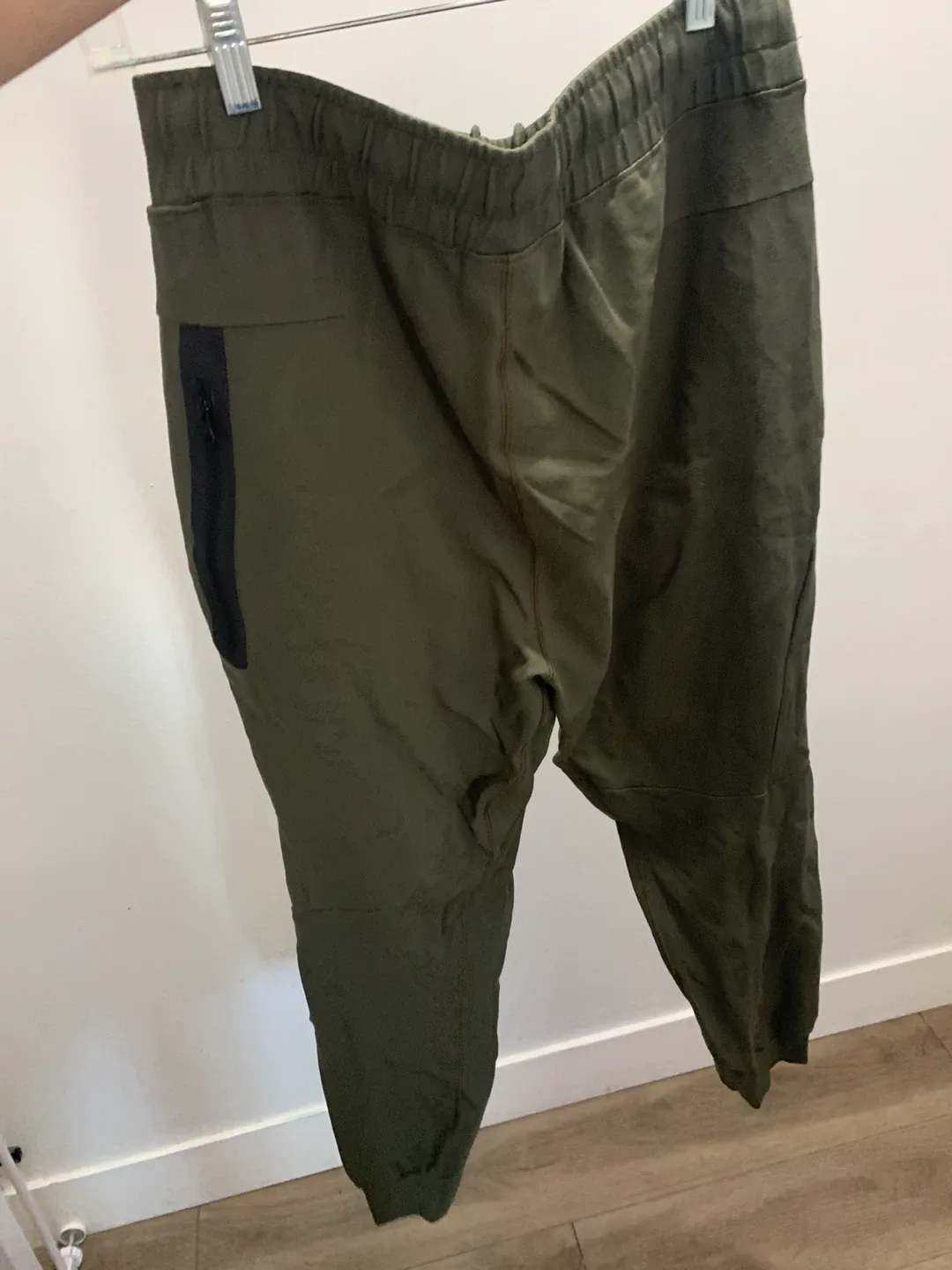 Nike tech Olive Green Joggers - Size M image indicator(3)