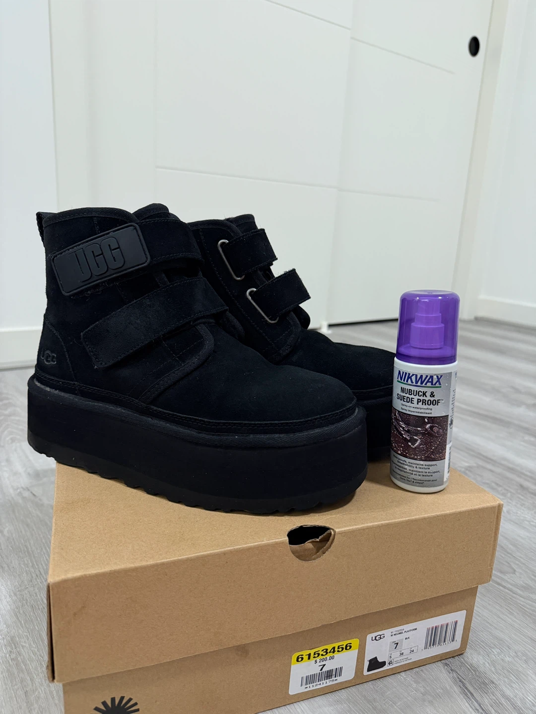 UGG UME Platform Boots - Size 7