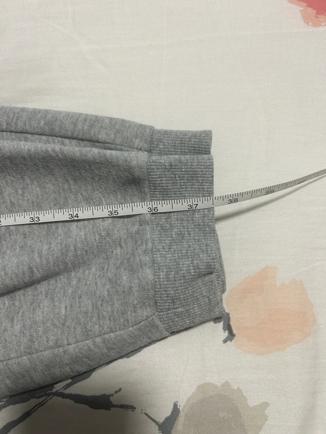 Guess Grey Joggers Women’s - Size L image indicator(5)