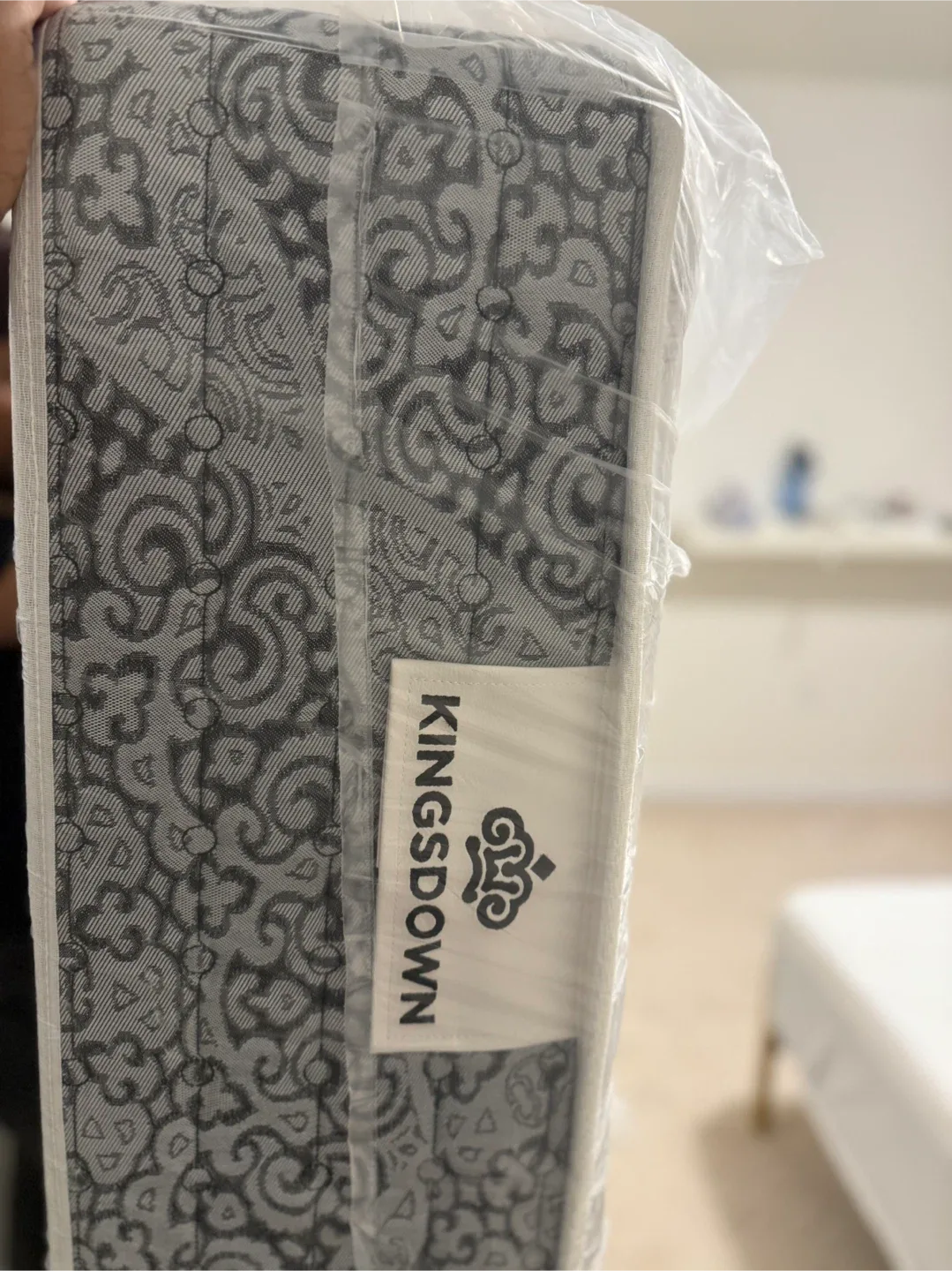 Kingsdown Acton TT NF Mattress - 60" Like New! image indicator(3)