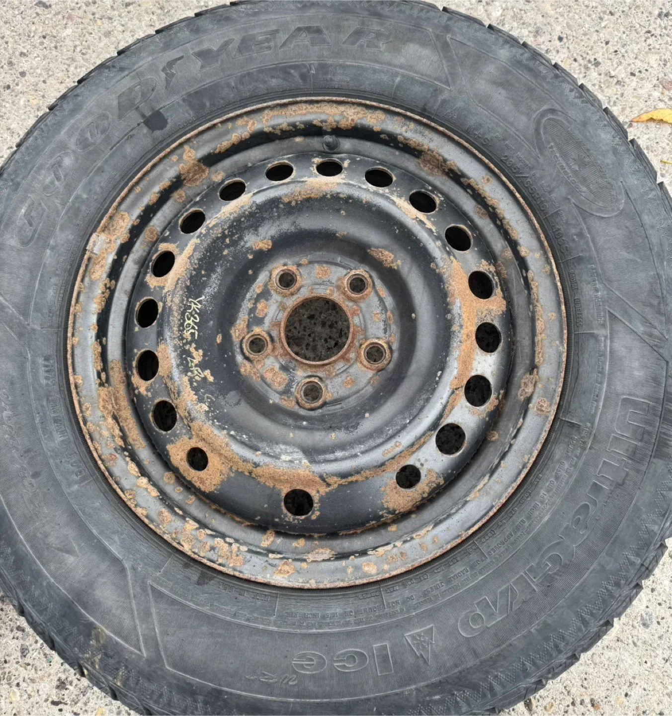 235/65r16 Goodyear Winter tires+rims for 2005-2010 Odyssey image indicator(2)