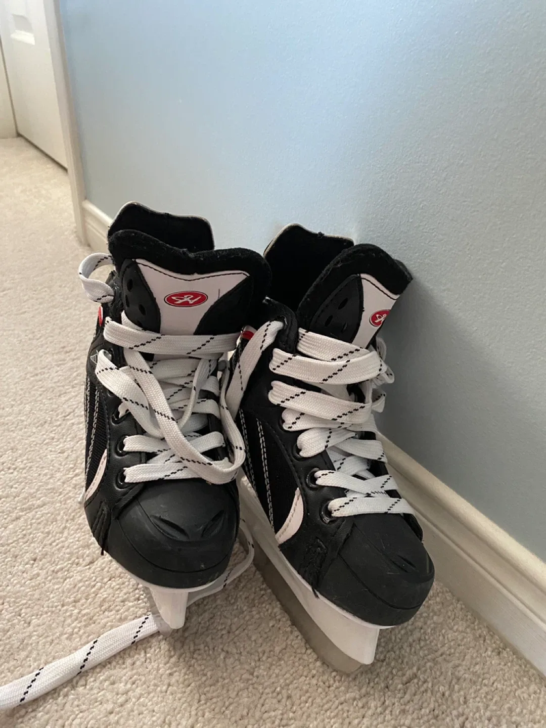 Hespeler Skates - US Size 11 image indicator(2)