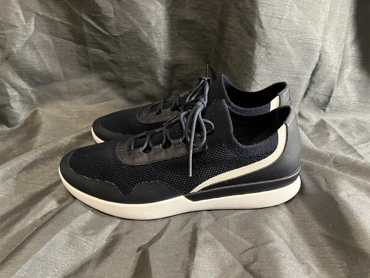 Under Armour Sportswear Sneakers - Size 11 image indicator(4)