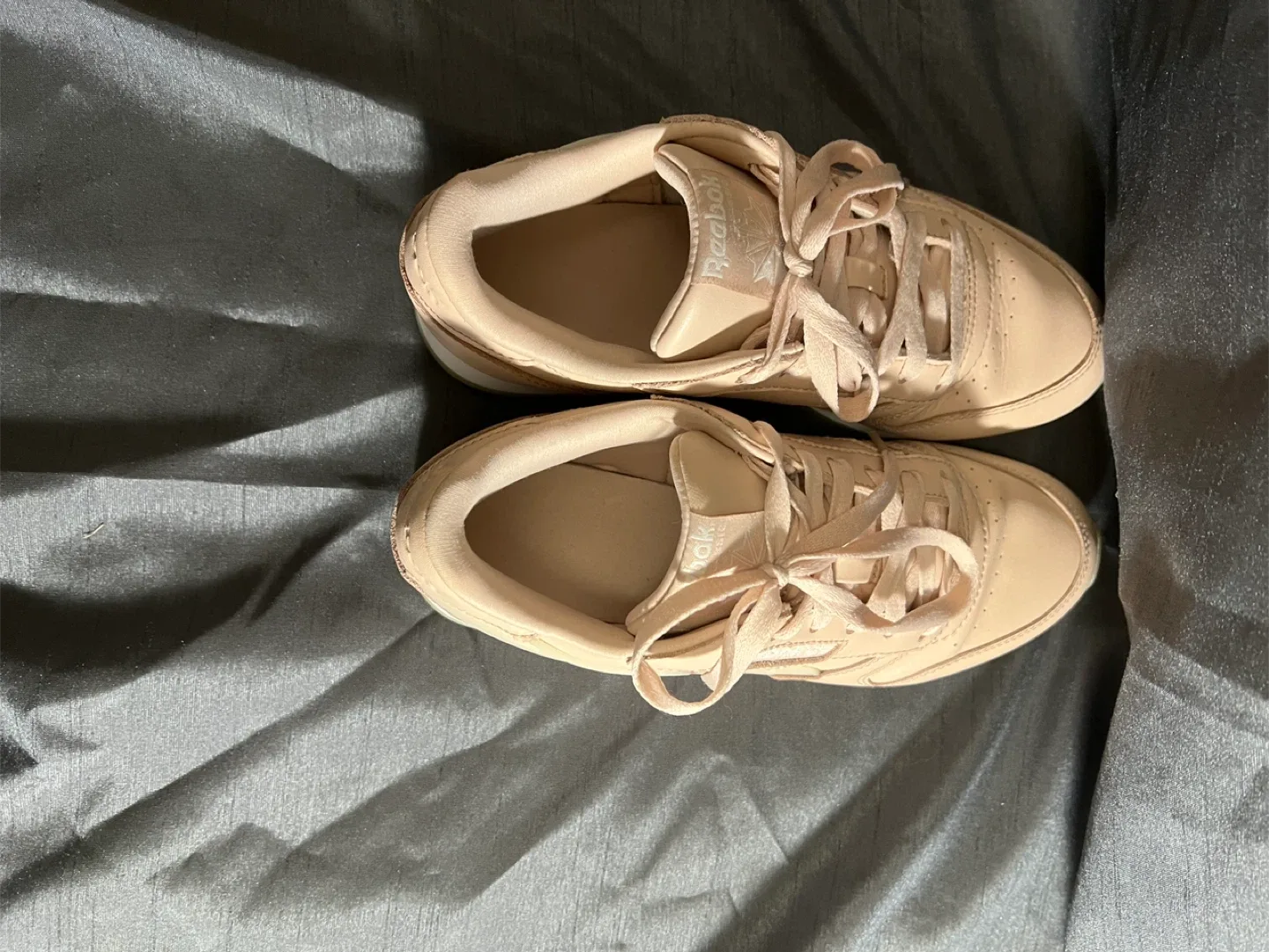 Reebok Classic Leather Shoes - Size 7.5- Peach image indicator(6)