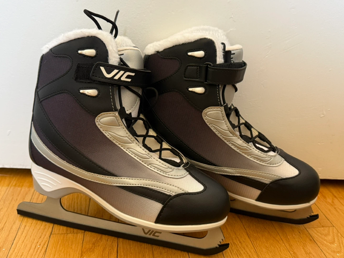 VIC Motion Recreational Ice Skates, Women's