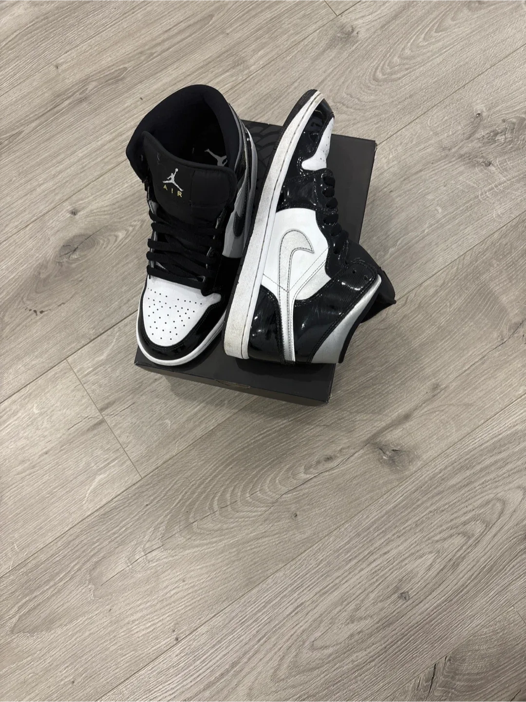 Jordan Air Mid Black/White Size 9 image indicator(7)