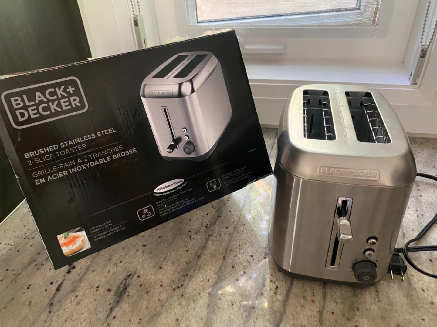 Black & Decker -Toaster (Canadian Tire)